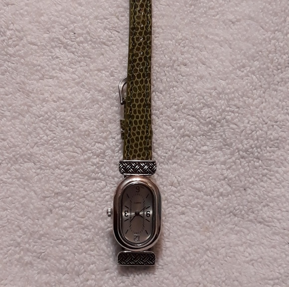 Womens quartz watch main image 5